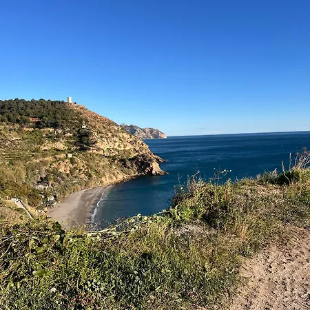 Estudio Amplio Con Vistas Parciales Al Mar *